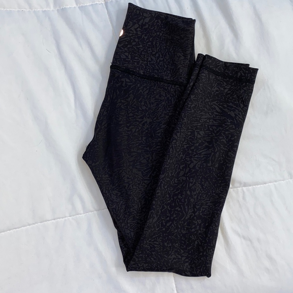 Lululemon size 2 crunch black